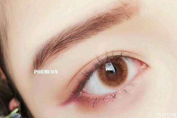 長期戴美瞳角膜缺氧怎么回事 長期戴美瞳有什么危害 長期戴美瞳角膜缺氧怎么回事 長期戴美瞳有什么危害