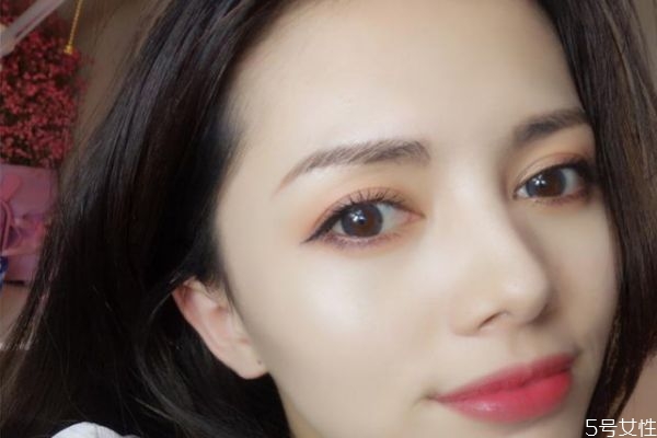 隱形眼鏡的薄厚對眼睛有影響嗎 隱形眼鏡直徑大小舒適度 隱形眼鏡的薄厚對眼睛有影響嗎 隱形眼鏡直徑大小舒適度