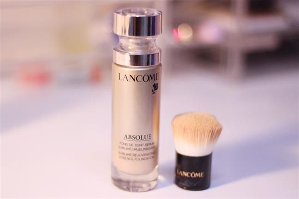 蘭蔻菁純粉底液適合什么膚質(zhì) 菁純粉底液和氣墊哪個(gè)好用