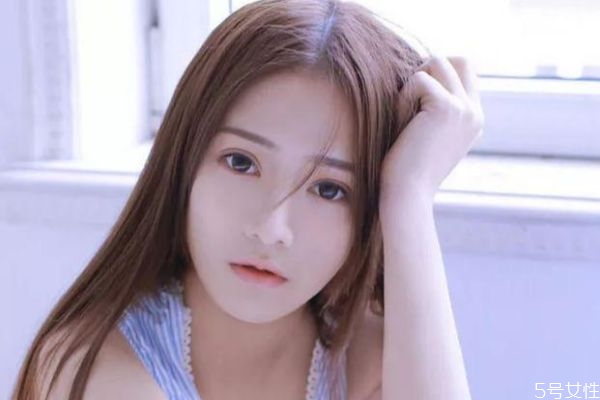 戴隱形眼鏡洗臉可以嗎 戴隱形眼鏡可以洗澡嗎 戴隱形眼鏡洗臉可以嗎 戴隱形眼鏡可以洗澡嗎