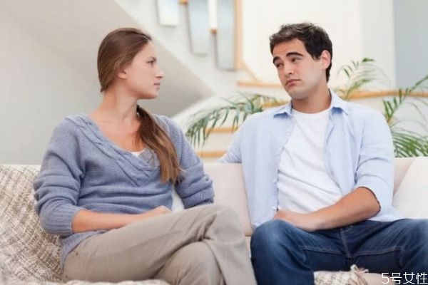 老公長(zhǎng)期冷落你如何挽回 女人被冷落會(huì)怎么辦 老公長(zhǎng)期冷落你如何挽回 女人被冷落會(huì)怎么辦