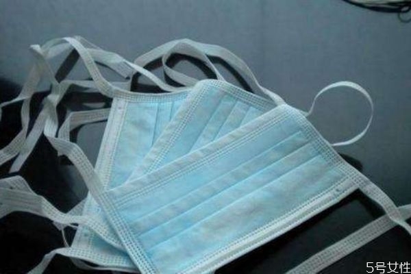 外科口罩為什么是藍色 外科口罩過期了能不能用 外科口罩為什么是藍色 外科口罩過期了能不能用
