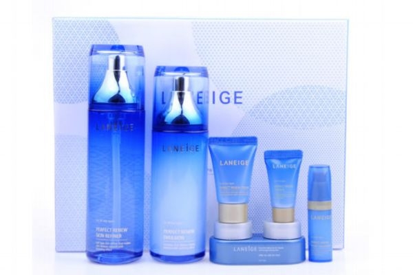 化妝水和水乳霜順序 化妝水乳霜怎么使用順序 化妝水和水乳霜順序 化妝水乳霜怎么使用順序