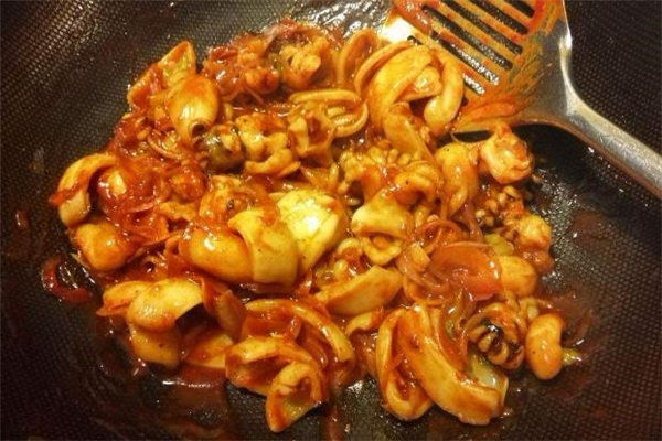 墨魚(yú)的墨汁能吃嗎 墨魚(yú)是烏賊嗎 墨魚(yú)的墨汁能吃嗎 墨魚(yú)是烏賊嗎