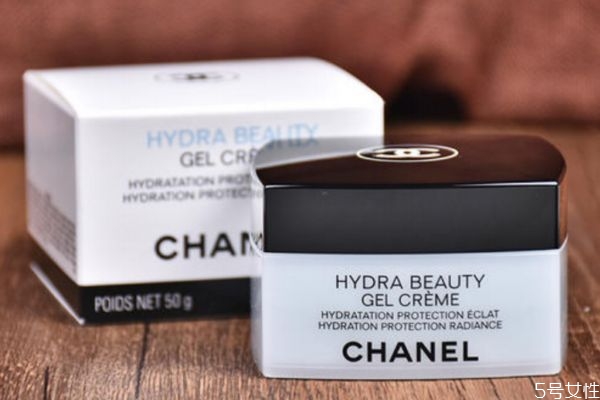 乳液可以代替面霜嗎 乳液和面霜可以一起使用嗎 乳液可以代替面霜嗎 乳液和面霜可以一起使用嗎