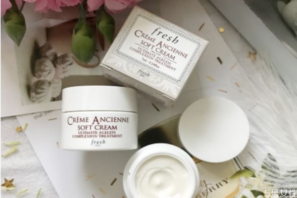 乳液可以代替面霜嗎 乳液和面霜可以一起使用嗎 乳液可以代替面霜嗎 乳液和面霜可以一起使用嗎