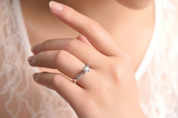 結婚鉆戒要買一對嗎 結婚戒指要不要買一對 結婚鉆戒要買一對嗎 結婚戒指要不要買一對