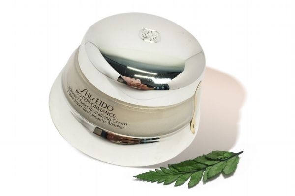 冬天用乳液還是面霜好 怎么挑選乳液面霜 冬天用乳液還是面霜好 怎么挑選乳液面霜