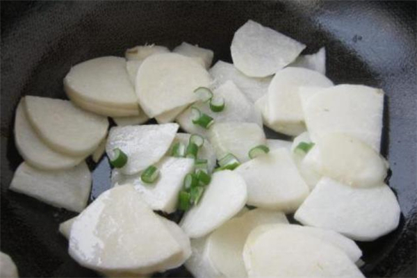 吃涼薯會(huì)肚子疼嗎 為什么吃涼薯肚子疼 吃涼薯會(huì)肚子疼嗎 為什么吃涼薯肚子疼