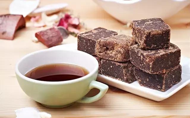冰糖能代替紅糖嗎 治咳嗽用紅糖還是冰糖 冰糖能代替紅糖嗎 治咳嗽用紅糖還是冰糖