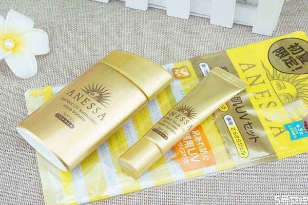 安耐曬臉部專(zhuān)用和金瓶的區(qū)別 安耐曬50可以日常用嗎