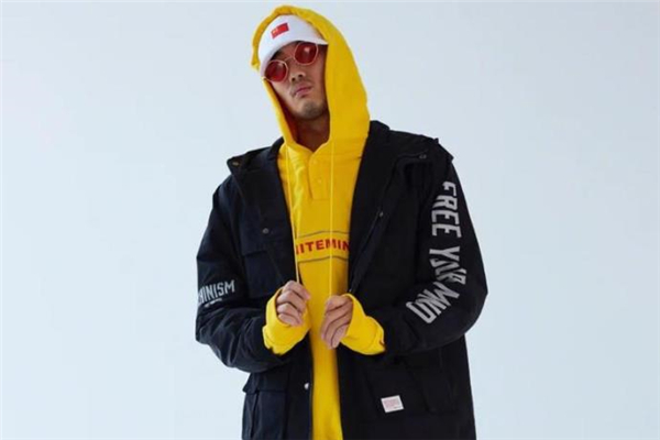 衛(wèi)衣怎么疊穿好看 衛(wèi)衣疊穿搭配技巧 衛(wèi)衣怎么疊穿好看 衛(wèi)衣疊穿搭配技巧