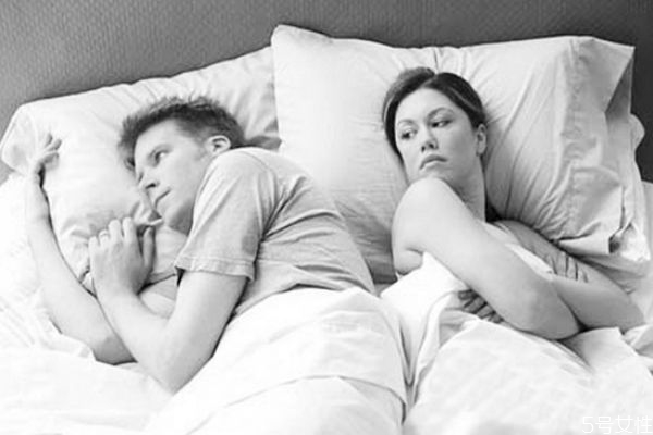 新婚夫妻經(jīng)常吵架怎么辦 新婚夫妻總是吵架正常嗎 新婚夫妻經(jīng)常吵架怎么辦 新婚夫妻總是吵架正常嗎