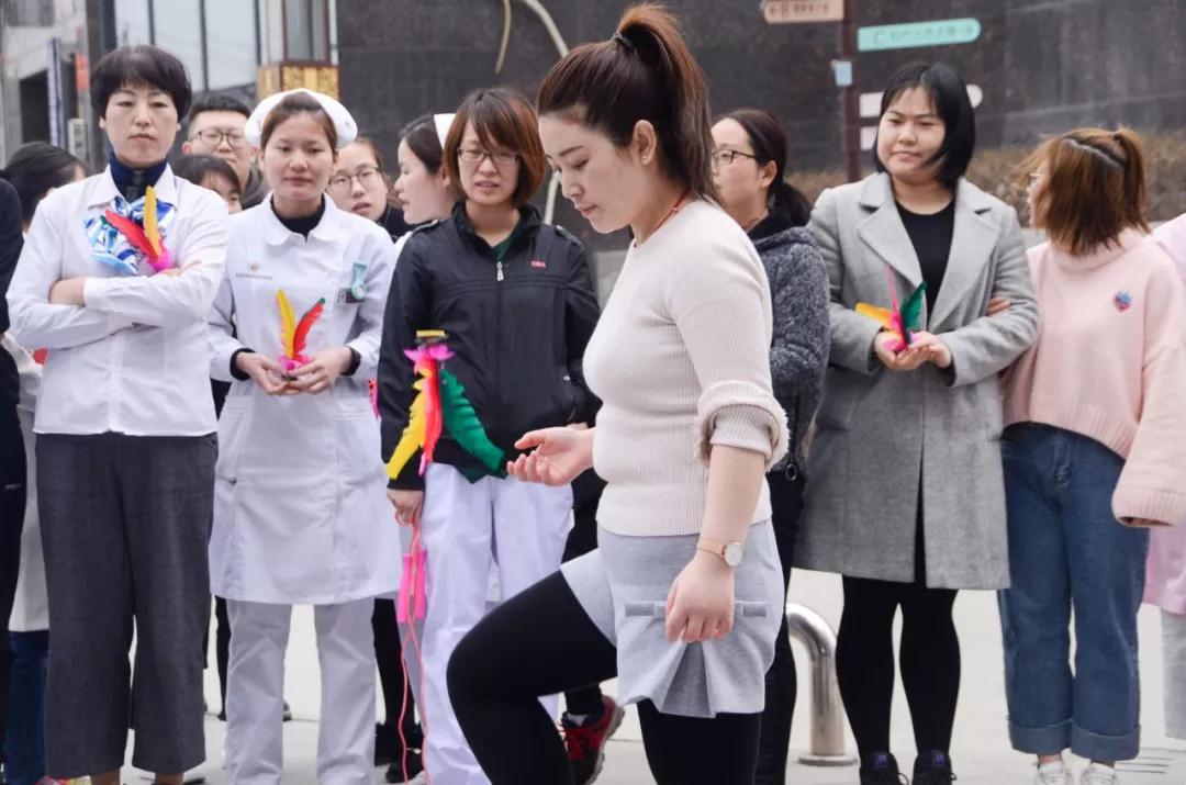 踢毽子減肥效果好嗎 踢毽子有什么鍛煉效果 踢毽子減肥效果好嗎 踢毽子有什么鍛煉效果