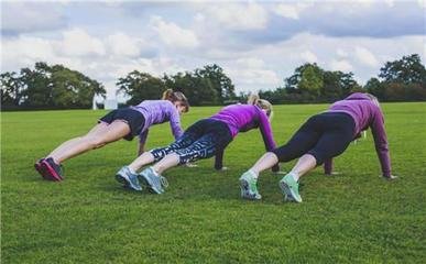 立臥撐鍛煉效果好嗎 立臥撐能練腹肌嗎 立臥撐鍛煉效果好嗎 立臥撐能練腹肌嗎