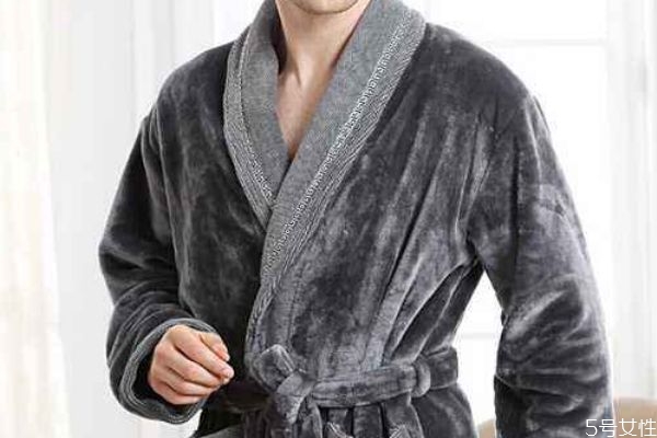 睡衣能不能當(dāng)家居服穿 睡衣和家居服有什么區(qū)別 睡衣能不能當(dāng)家居服穿 睡衣和家居服有什么區(qū)別