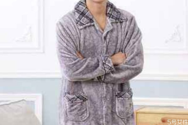 睡衣能不能當(dāng)家居服穿 睡衣和家居服有什么區(qū)別 睡衣能不能當(dāng)家居服穿 睡衣和家居服有什么區(qū)別