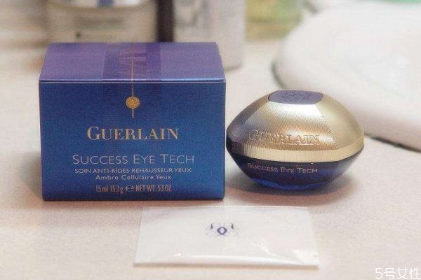 嬌蘭的眼霜好不好 嬌蘭眼霜適合多大年齡 嬌蘭的眼霜好不好 嬌蘭眼霜適合多大年齡