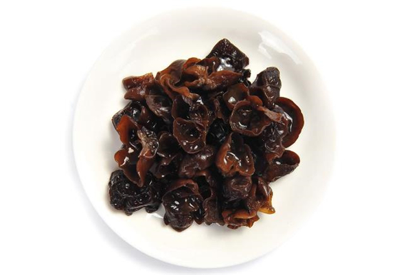 木耳為什么不能生吃 吃黑木耳有哪些禁忌 木耳為什么不能生吃 吃黑木耳有哪些禁忌