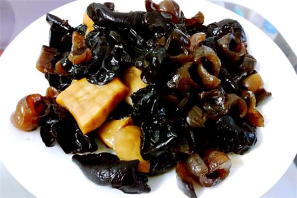 木耳泡發(fā)后吃不完怎么保存 木耳隔夜吃會(huì)中毒嗎 木耳泡發(fā)后吃不完怎么保存 木耳隔夜吃會(huì)中毒嗎