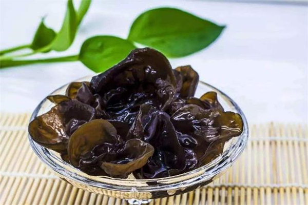 五年前的干木耳還能吃嗎 干木耳能放幾年 五年前的干木耳還能吃嗎 干木耳能放幾年