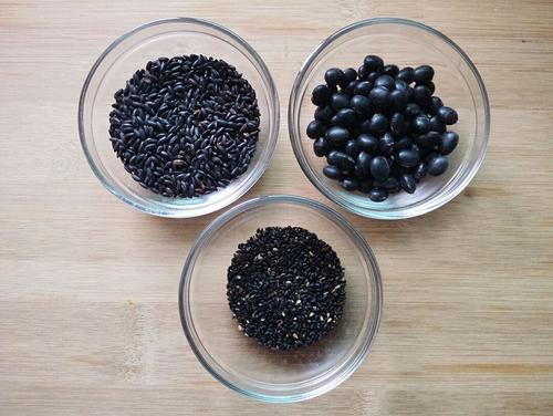 三黑豆?jié){是哪三黑 三黑豆?jié){怎么做 三黑豆?jié){是哪三黑 三黑豆?jié){怎么做