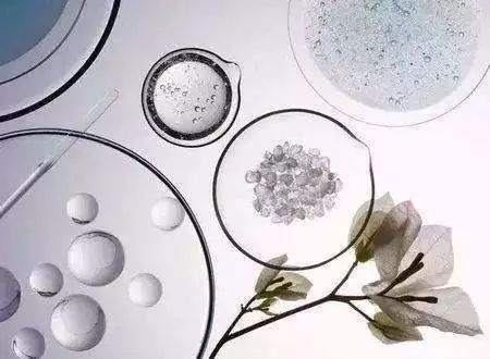 煙酰胺跟a醇的使用順序 為什么煙酰胺配a醇美白效果更好 煙酰胺跟a醇的使用順序 為什么煙酰胺配a醇美白效果更好