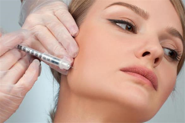 臉上打溶脂針安全嗎 臉上打溶脂針會(huì)皮膚松弛嗎
