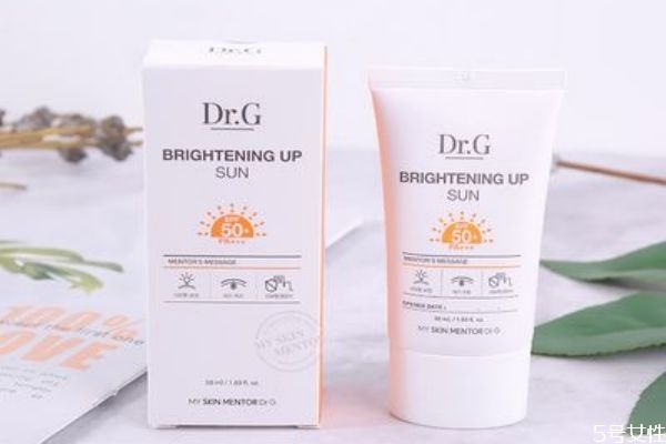 夏天如何防曬 防曬產(chǎn)品如何使用 夏天如何防曬 防曬產(chǎn)品如何使用