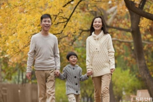 五種二婚男人不能嫁 二婚男不是很愛(ài)你的表現(xiàn) 五種二婚男人不能嫁 二婚男不是很愛(ài)你的表現(xiàn)