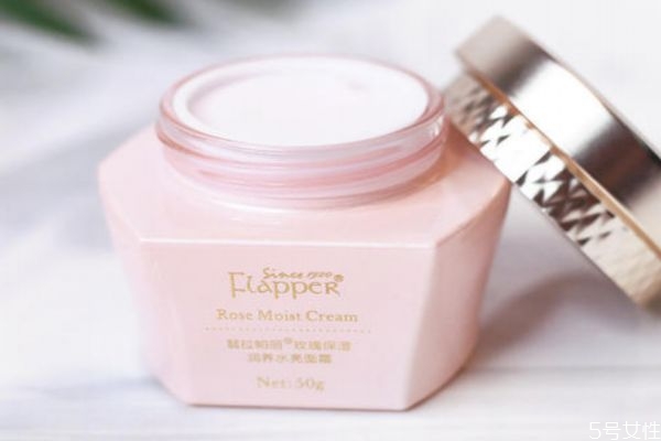 爆水霜是水乳后使用嗎 爆水霜的使用方法 爆水霜是水乳后使用嗎 爆水霜的使用方法