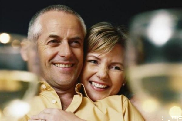 男人更愛前妻的孩子嗎 二婚男人更愛誰生的孩子 男人更愛前妻的孩子嗎 二婚男人更愛誰生的孩子