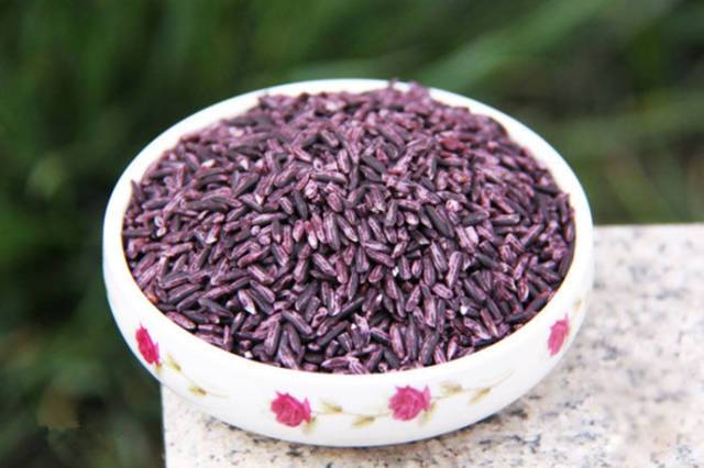 吃紫米減肥效果好嗎 蓮子紫米粥怎么做好吃 吃紫米減肥效果好嗎 蓮子紫米粥怎么做好吃