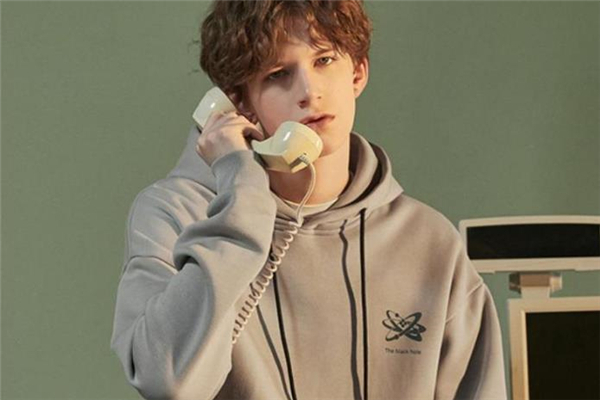 男生嘻哈風怎么搭配 男生嘻哈風穿搭指南 男生嘻哈風怎么搭配 男生嘻哈風穿搭指南