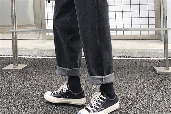 男生嘻哈風怎么搭配 男生嘻哈風穿搭指南 男生嘻哈風怎么搭配 男生嘻哈風穿搭指南