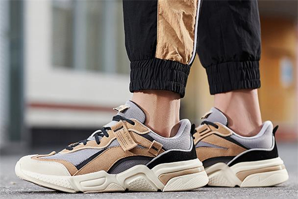 男生嘻哈風怎么搭配 男生嘻哈風穿搭指南 男生嘻哈風怎么搭配 男生嘻哈風穿搭指南