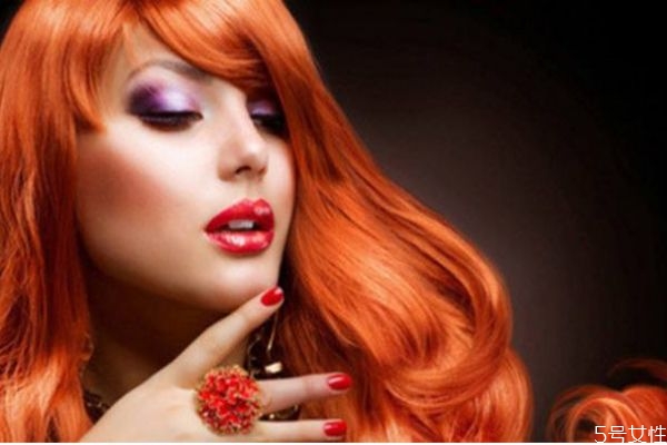 染發(fā)和頭發(fā)打蠟有什么區(qū)別 頭發(fā)打蠟有什么危害 染發(fā)和頭發(fā)打蠟有什么區(qū)別 頭發(fā)打蠟有什么危害