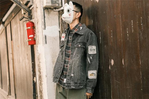 復(fù)古牛仔外套怎么搭配 復(fù)古牛仔外套搭配圖片 復(fù)古牛仔外套怎么搭配 復(fù)古牛仔外套搭配圖片