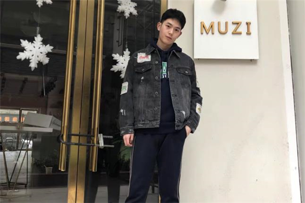 復(fù)古牛仔外套怎么搭配 復(fù)古牛仔外套搭配圖片 復(fù)古牛仔外套怎么搭配 復(fù)古牛仔外套搭配圖片