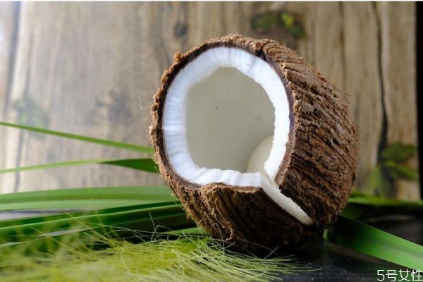 怎樣區(qū)別椰子油 鑒別椰子油的優(yōu)劣品質(zhì) 怎樣區(qū)別椰子油 鑒別椰子油的優(yōu)劣品質(zhì)