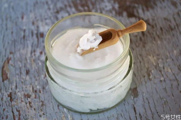 怎樣區(qū)別椰子油 鑒別椰子油的優(yōu)劣品質(zhì) 怎樣區(qū)別椰子油 鑒別椰子油的優(yōu)劣品質(zhì)