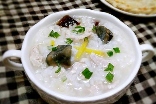 皮蛋瘦肉粥一次吃多少合適 皮蛋瘦肉粥多久吃一次 皮蛋瘦肉粥一次吃多少合適 皮蛋瘦肉粥多久吃一次