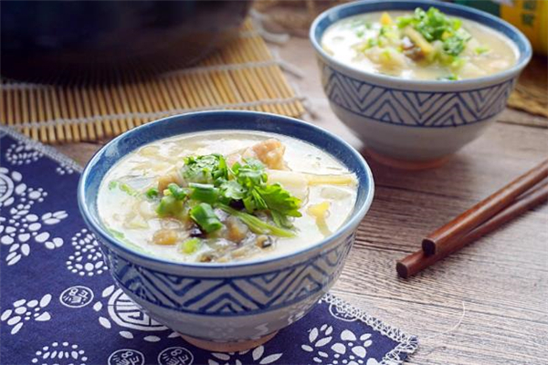 皮蛋瘦肉粥什么時(shí)候放皮蛋 皮蛋瘦肉粥放幾個(gè)皮蛋 皮蛋瘦肉粥什么時(shí)候放皮蛋 皮蛋瘦肉粥放幾個(gè)皮蛋