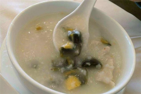 皮蛋瘦肉粥什么時(shí)候放皮蛋 皮蛋瘦肉粥放幾個(gè)皮蛋 皮蛋瘦肉粥什么時(shí)候放皮蛋 皮蛋瘦肉粥放幾個(gè)皮蛋