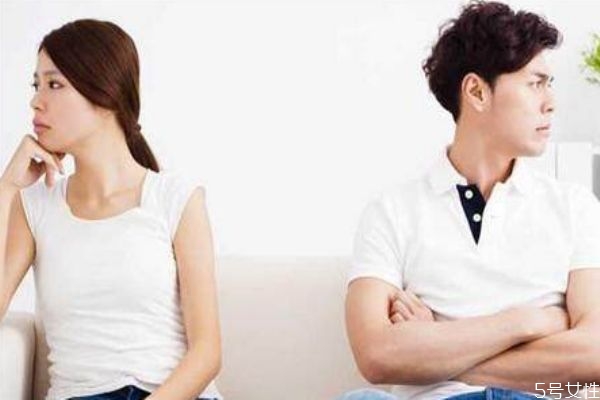 和老公吵架冷戰(zhàn)怎么氣他 和老公冷戰(zhàn)的最狠手法 和老公吵架冷戰(zhàn)怎么氣他 和老公冷戰(zhàn)的最狠手法