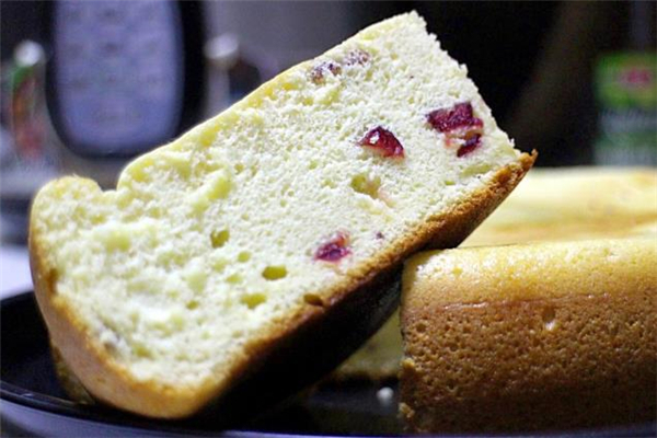 電飯煲做蛋糕可以不放糖嗎 電飯煲蛋糕可以用鴨蛋做嗎 電飯煲做蛋糕可以不放糖嗎 電飯煲蛋糕可以用鴨蛋做嗎