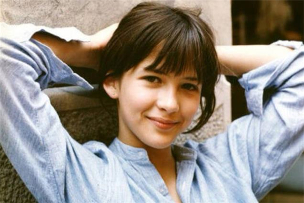 法式劉海留到什么長度 法式劉海剪多長好看 法式劉海留到什么長度 法式劉海剪多長好看