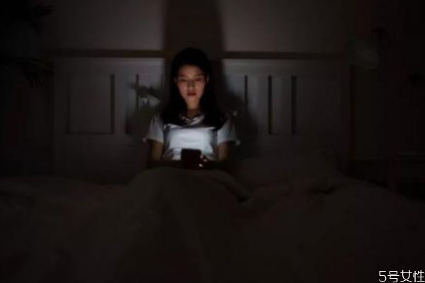 熬夜會(huì)造成癌癥嗎 熬夜的危害 熬夜會(huì)造成癌癥嗎 熬夜的危害