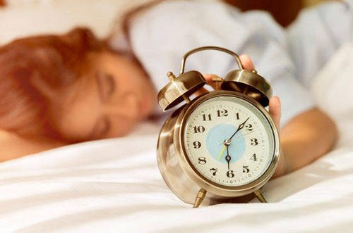 起床起猛了會(huì)怎么樣 起床為什么會(huì)頭暈?zāi)? alt=