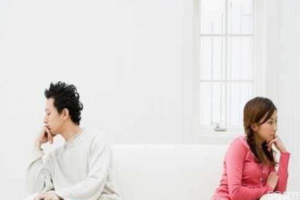 和老公吵架冷戰(zhàn)怎么氣他 和老公冷戰(zhàn)的最狠手法 和老公吵架冷戰(zhàn)怎么氣他 和老公冷戰(zhàn)的最狠手法